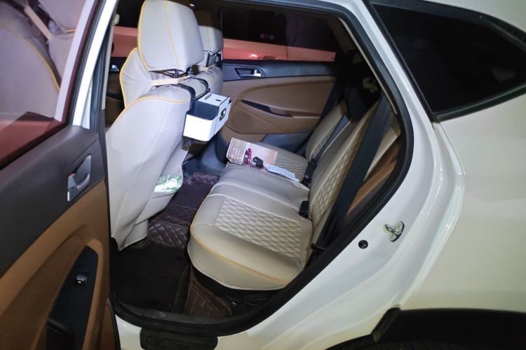 Used Hyundai Tucson 2015 1.6T Dual-Clutch Two-Wheel-Drive Smart Model Left Rear Seat