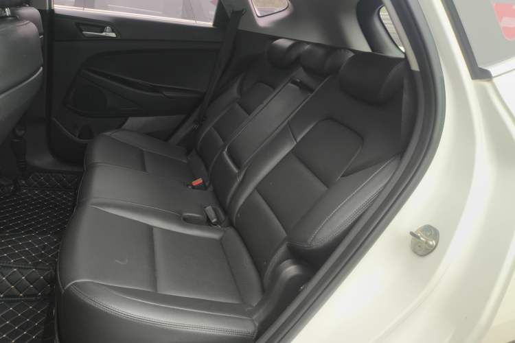 Used Hyundai Tucson 2015 1.6T Dual-Clutch Two-Wheel-Drive Smart Model Left Rear Seat