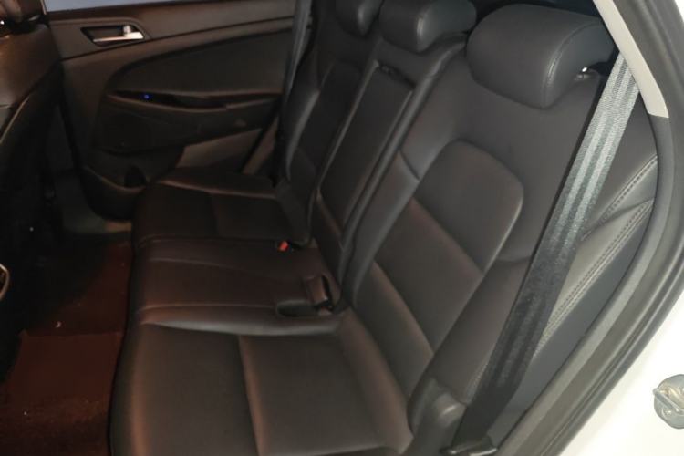 Used Hyundai Tucson 2015 1.6T Dual-Clutch Two-Wheel-Drive Smart Model Left Rear Seat
