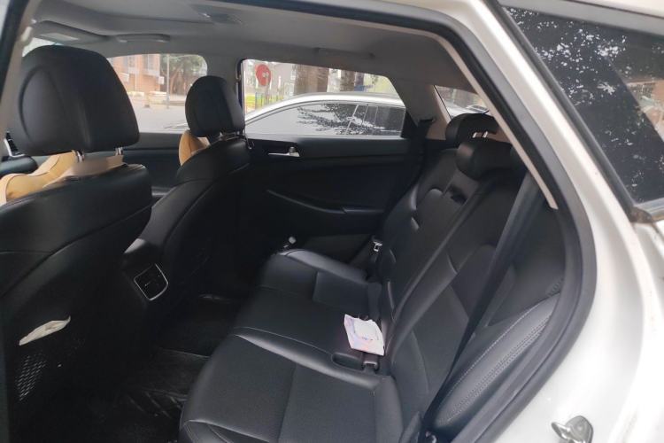 Used Hyundai Tucson 2015 1.6T Dual-Clutch Two-Wheel-Drive Smart Model Left Rear Seat