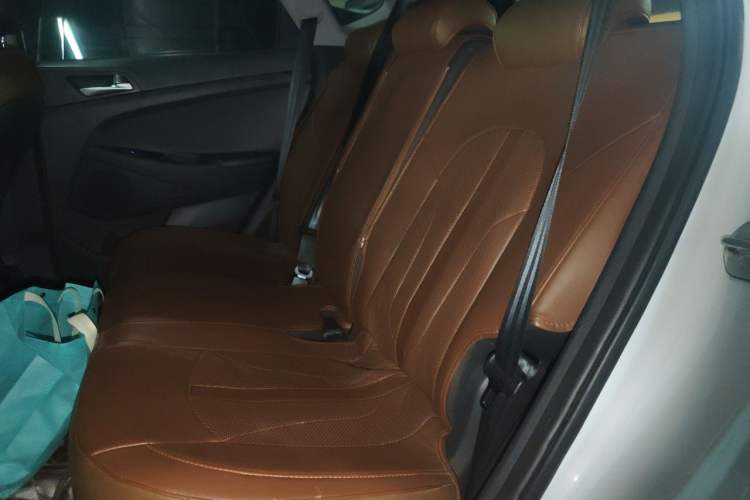 Used Hyundai Tucson 2015 1.6T Dual-Clutch Two-Wheel-Drive Smart Model Left Rear Seat
