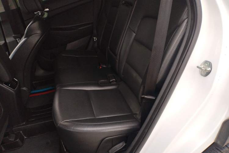 Used Hyundai Tucson 2015 1.6T Dual-Clutch Two-Wheel-Drive Smart Model Left Rear Seat