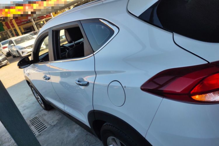 Used Hyundai Tucson 2015 1.6T Dual-Clutch Two-Wheel-Drive Smart Model Left Side