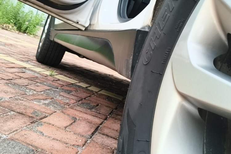 Used Hyundai Tucson 2015 1.6T Dual-Clutch Two-Wheel-Drive Smart Model Left Side Sill