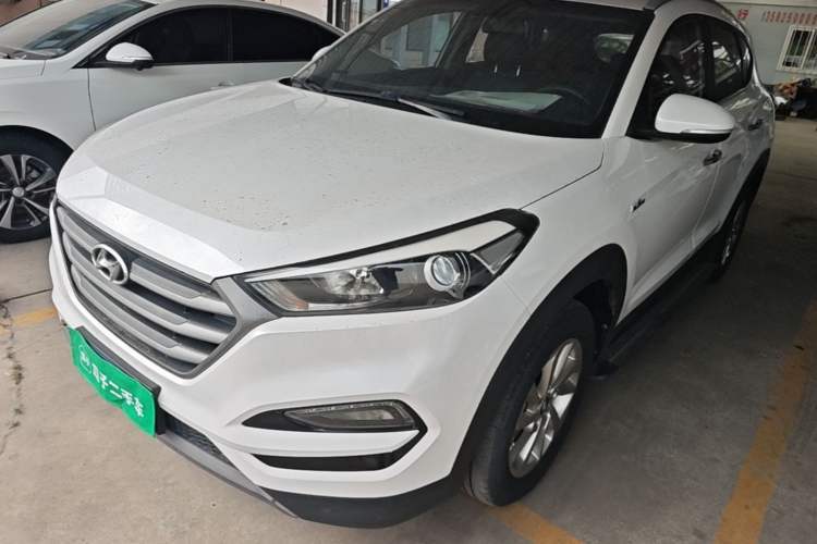 Used Hyundai Tucson 2015 1.6T Dual-Clutch Two-Wheel-Drive Smart Model Guazi used car, China used car export, Used car for sale, Used  cars, Cheapest cars for sale