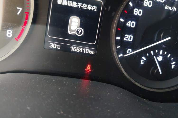 Used Hyundai Tucson 2015 1.6T Dual-Clutch Two-Wheel-Drive Smart Model Odometer Close Up