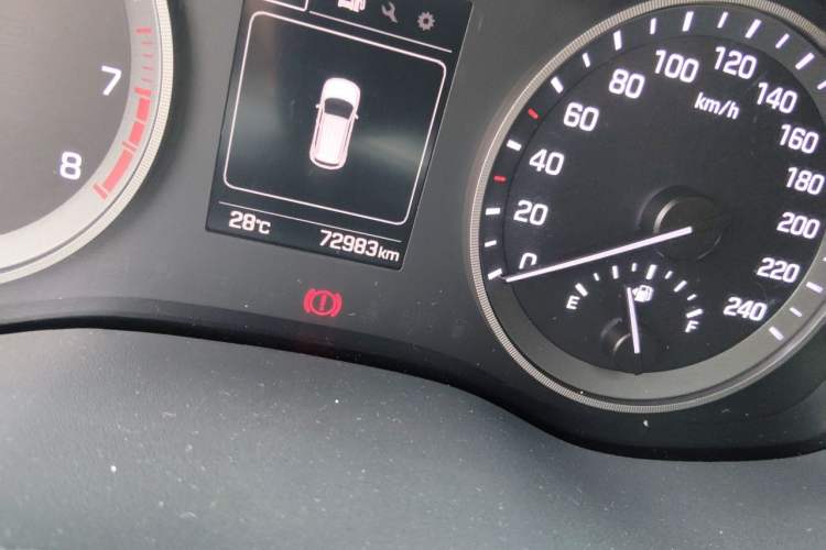 Used Hyundai Tucson 2015 1.6T Dual-Clutch Two-Wheel-Drive Leading Model Odometer Close Up