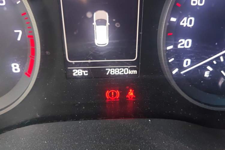 Used Hyundai Tucson 2015 1.6T Dual-Clutch Two-Wheel-Drive Leading Model Odometer Close Up
