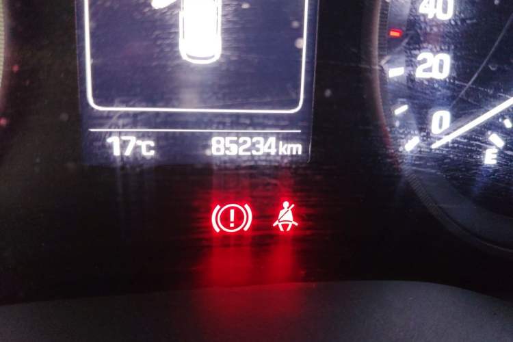 Used Hyundai Tucson 2015 1.6T Dual-Clutch Two-Wheel-Drive Leading Model Odometer Close Up