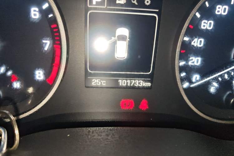 Used Hyundai Tucson 2015 1.6T Dual-Clutch Two-Wheel-Drive Smart Model Odometer Close Up