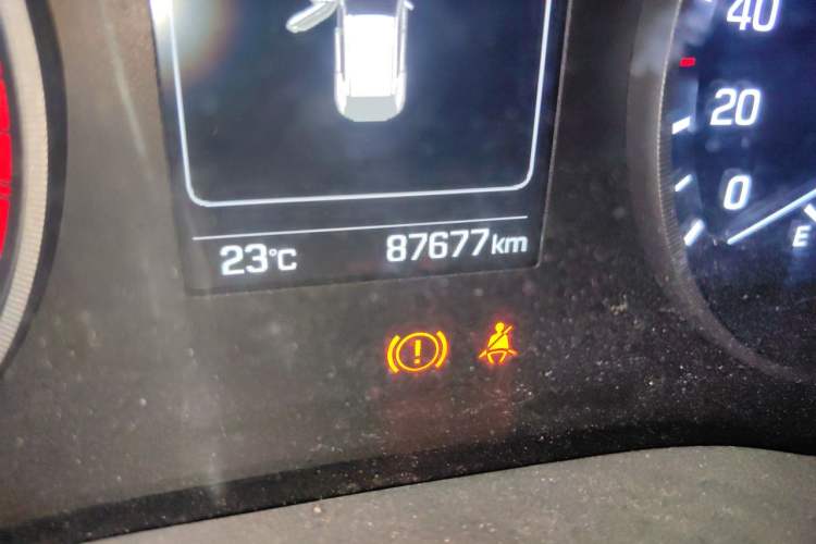 Used Hyundai Tucson 2015 1.6T Dual-Clutch Two-Wheel-Drive Smart Model Odometer Close Up
