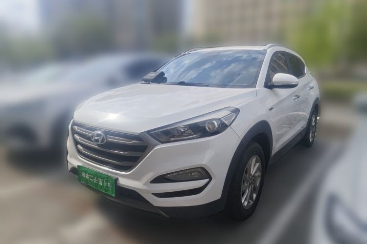 Used Hyundai Tucson 2015 1.6T Dual-Clutch Two-Wheel-Drive Smart Model Guazi used car, China used car export, Used car for sale, Used cars, Cheapest cars for sale