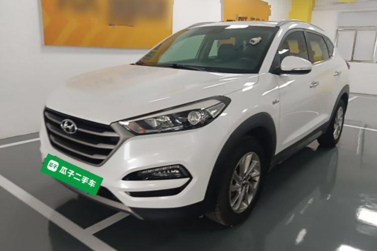 Used Hyundai Tucson 2015 1.6T Dual-Clutch Two-Wheel-Drive Smart Model Guazi used car, China used car export, Used car for sale, Used cars, Cheapest cars for sale