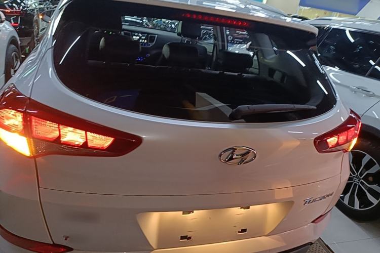 Used Hyundai Tucson 2015 1.6T Dual-Clutch Two-Wheel-Drive Smart Model Rear