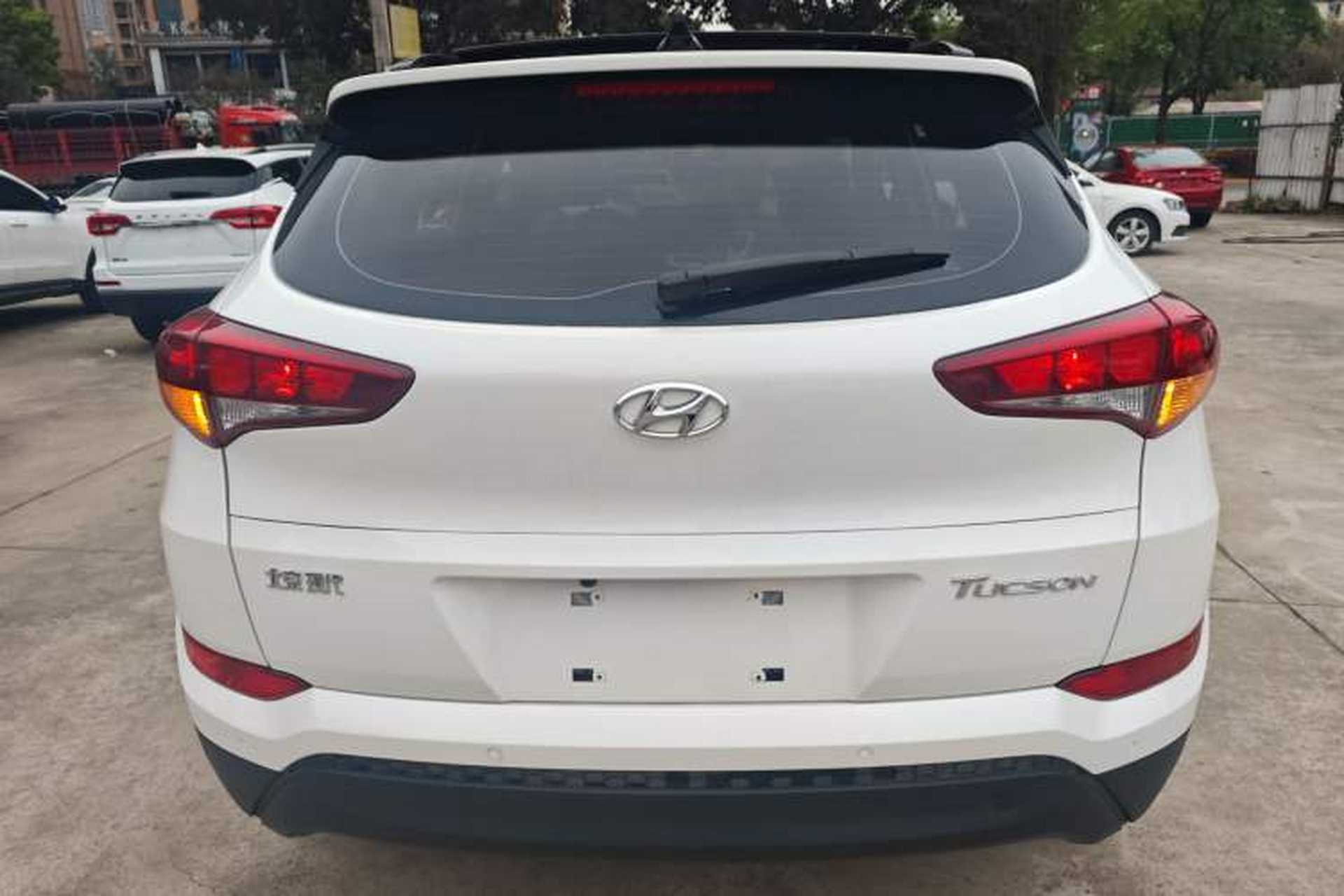 Used Hyundai Tucson 2015 2.0L Automatic Two-Wheel Drive Smart Version Rear