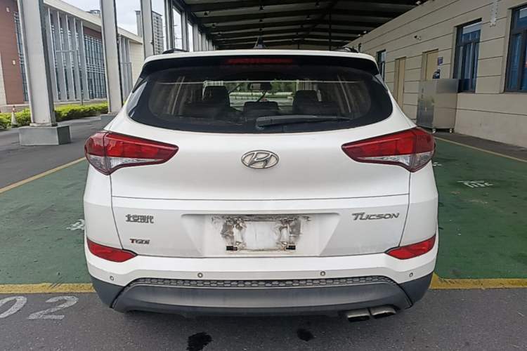 Used Hyundai Tucson 2015 1.6T Dual-Clutch Two-Wheel-Drive Smart Model Rear