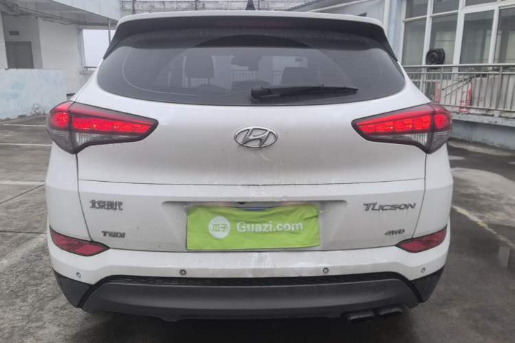 Used Hyundai Tucson 2015 1.6T Dual-Clutch Four-Wheel Drive Flagship Model Rear