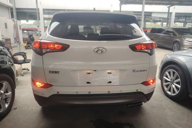Used Hyundai Tucson 2015 1.6T Dual-Clutch Two-Wheel-Drive Smart Model Rear