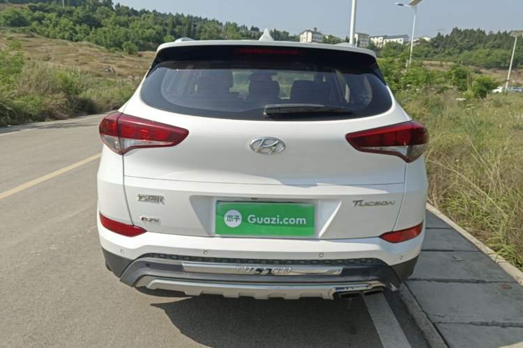 Used Hyundai Tucson 2015 1.6T Dual-Clutch Two-Wheel-Drive Smart Model Rear