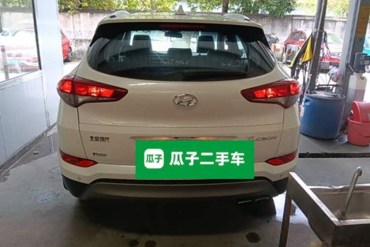 Used Hyundai Tucson 2015 1.6T Dual-Clutch Two-Wheel-Drive Smart Model Rear