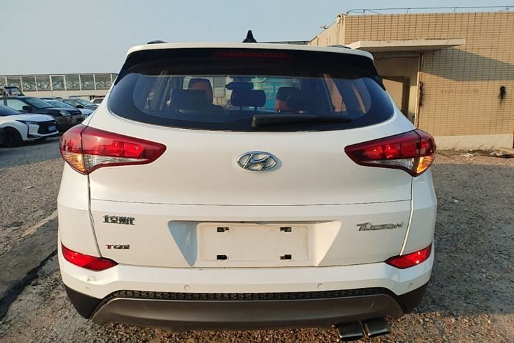 Used Hyundai Tucson 2015 1.6T Dual-Clutch Two-Wheel-Drive Smart Model Rear