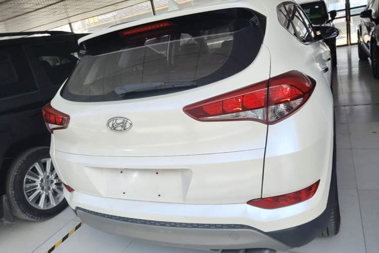 Used Hyundai Tucson 2015 1.6T Dual-Clutch Two-Wheel-Drive Smart Model Rear