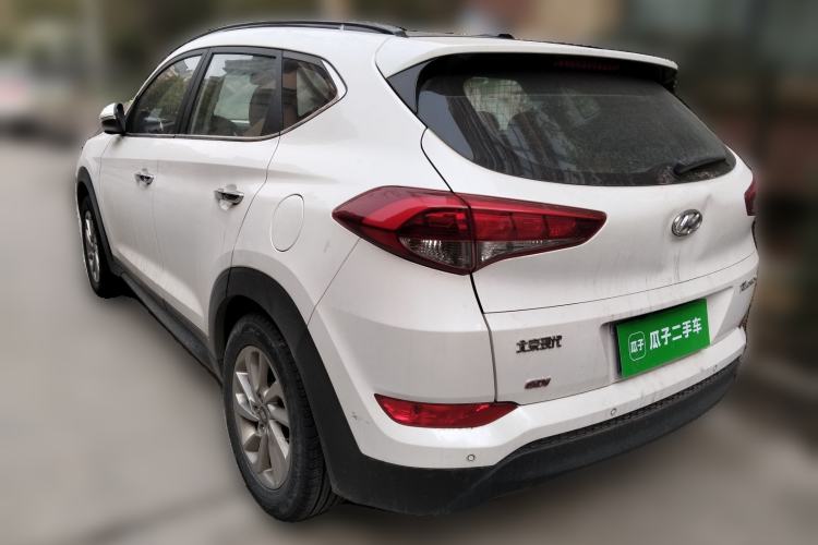 Used Hyundai Tucson 2015 2.0L Automatic Two-Wheel Drive Smart Version Rear Left 45 Deg