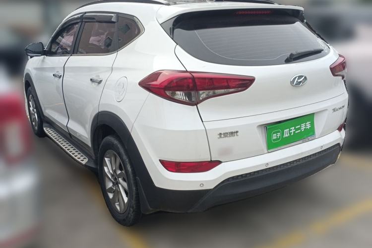 Used Hyundai Tucson 2015 2.0L Automatic Two-Wheel Drive Smart Version Rear Left 45 Deg