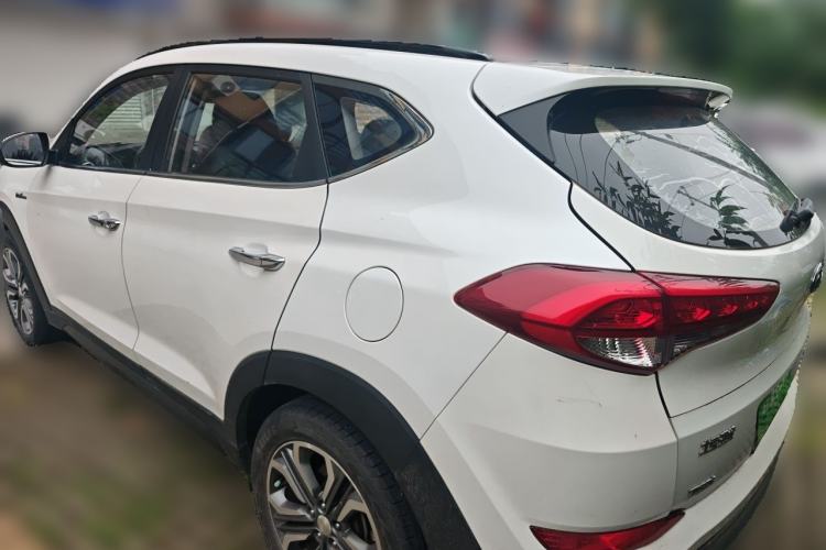 Used Hyundai Tucson 2015 1.6T Dual-Clutch Two-Wheel-Drive Leading Model Rear Left 45 Deg