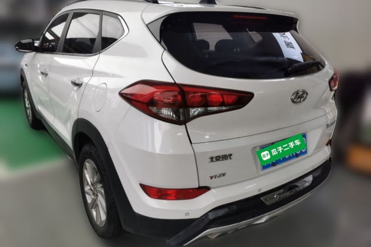 Used Hyundai Tucson 2015 1.6T Dual-Clutch Two-Wheel-Drive Smart Model Rear Left 45 Deg