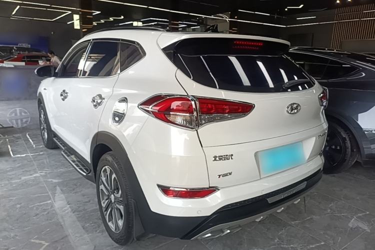 Used Hyundai Tucson 2015 1.6T Dual-Clutch Two-Wheel-Drive Leading Model Rear Left 45 Deg