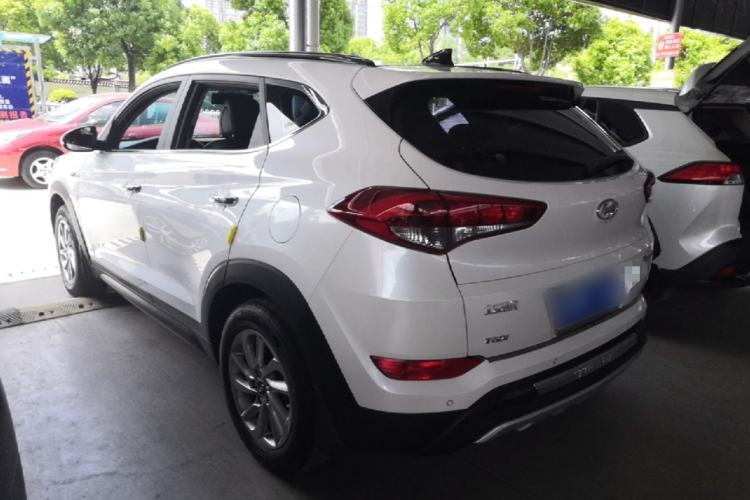 Used Hyundai Tucson 2015 1.6T Dual-Clutch Two-Wheel-Drive Smart Model Rear Left 45 Deg