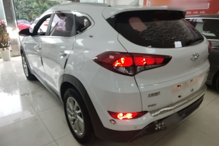 Used Hyundai Tucson 2015 1.6T Dual-Clutch Two-Wheel-Drive Smart Model Rear Left 45 Deg