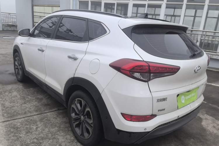 Used Hyundai Tucson 2015 1.6T Dual-Clutch Four-Wheel Drive Flagship Model Rear Left 45 Deg