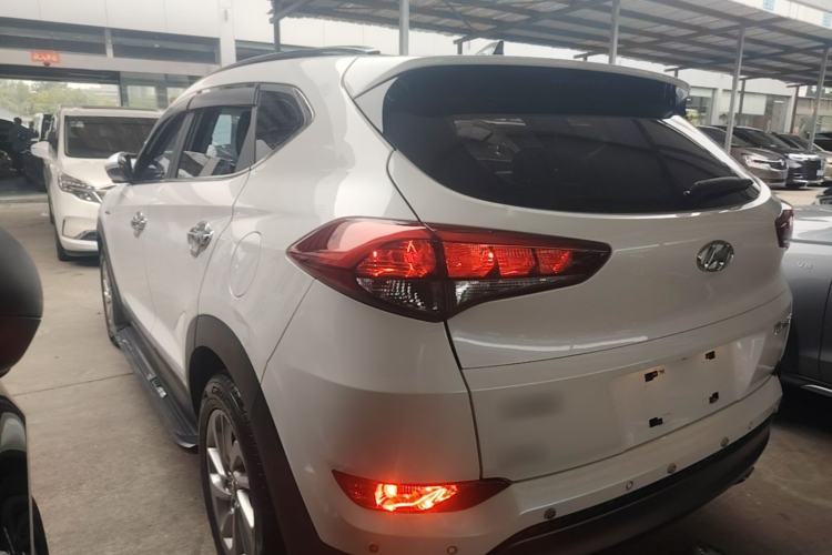 Used Hyundai Tucson 2015 1.6T Dual-Clutch Two-Wheel-Drive Smart Model Rear Left 45 Deg