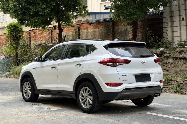 Used Hyundai Tucson 2015 1.6T Dual-Clutch Two-Wheel-Drive Smart Model Rear Left 45 Deg