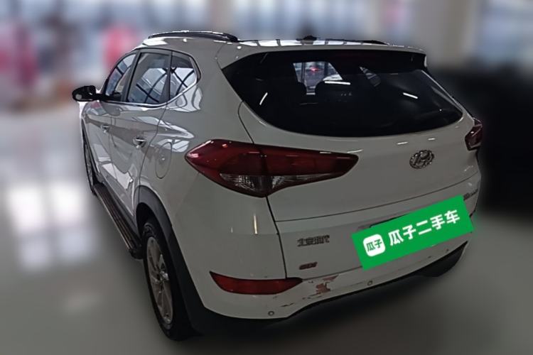 Used Hyundai Tucson 2015 2.0L Automatic Two-Wheel Drive Smart Version Rear Left 45 Deg