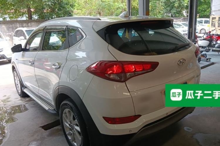 Used Hyundai Tucson 2015 1.6T Dual-Clutch Two-Wheel-Drive Smart Model Rear Left 45 Deg