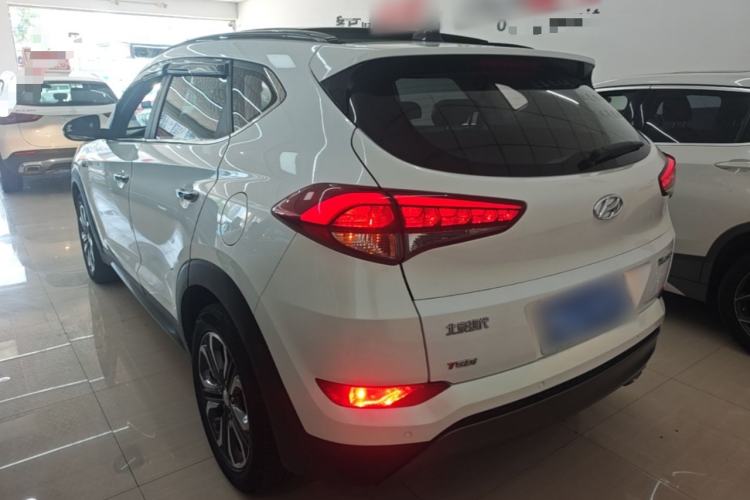 Used Hyundai Tucson 2015 1.6T Dual-Clutch Two-Wheel-Drive Leading Model Rear Left 45 Deg
