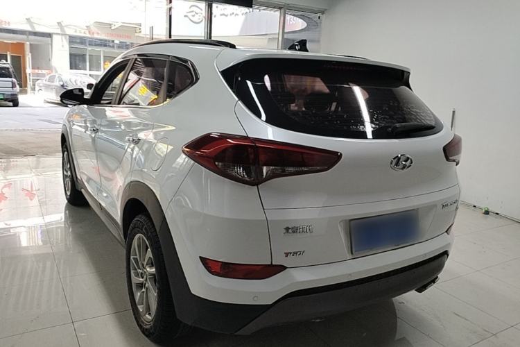 Used Hyundai Tucson 2015 1.6T Dual-Clutch Two-Wheel-Drive Smart Model Rear Left 45 Deg
