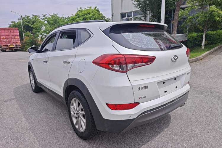 Used Hyundai Tucson 2015 1.6T Dual-Clutch Two-Wheel-Drive Smart Model Rear Left 45 Deg