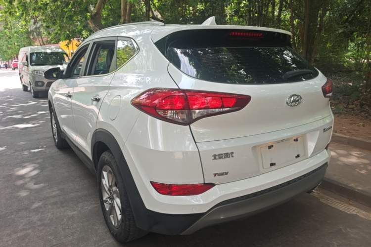 Used Hyundai Tucson 2015 1.6T Dual-Clutch Two-Wheel-Drive Smart Model Rear Left 45 Deg