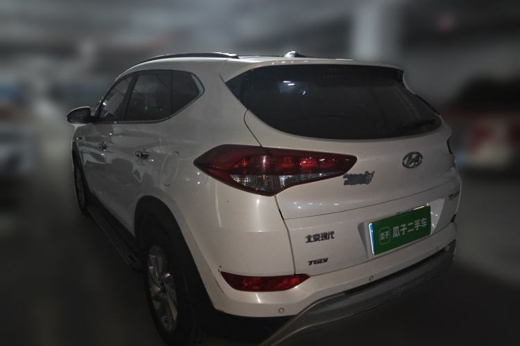 Used Hyundai Tucson 2015 1.6T Dual-Clutch Two-Wheel-Drive Smart Model Rear Left 45 Deg