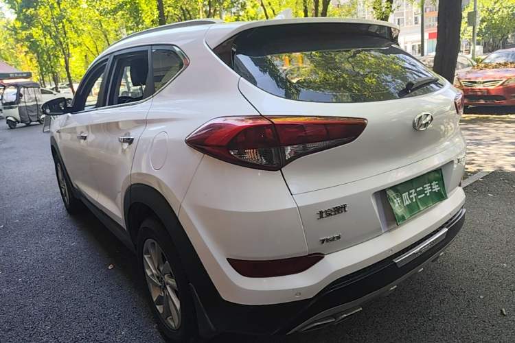 Used Hyundai Tucson 2015 1.6T Dual-Clutch Two-Wheel-Drive Smart Model Rear Left 45 Deg