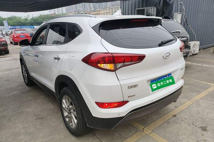 Used Hyundai Tucson 2015 1.6T Dual-Clutch Two-Wheel-Drive Smart Model Rear Left 45 Deg