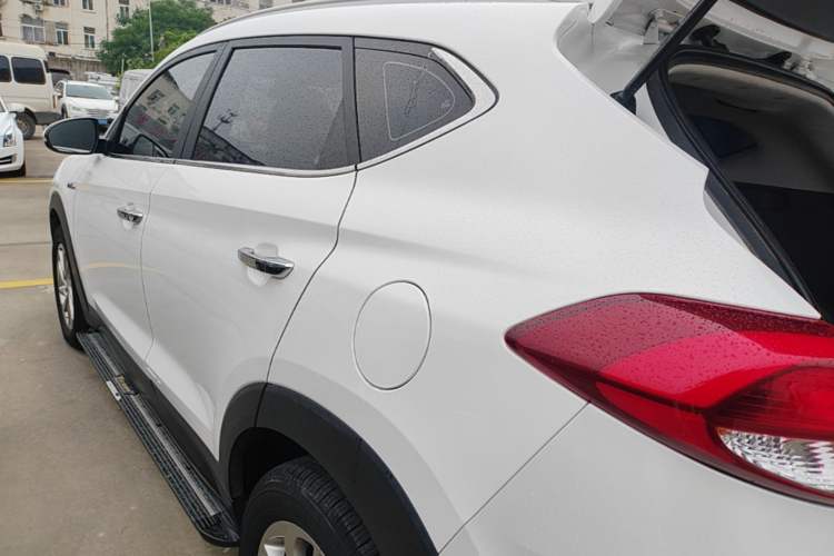 Used Hyundai Tucson 2015 1.6T Dual-Clutch Two-Wheel-Drive Smart Model Rear Left 45 Deg
