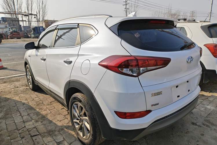 Used Hyundai Tucson 2015 1.6T Dual-Clutch Two-Wheel-Drive Smart Model Rear Left 45 Deg