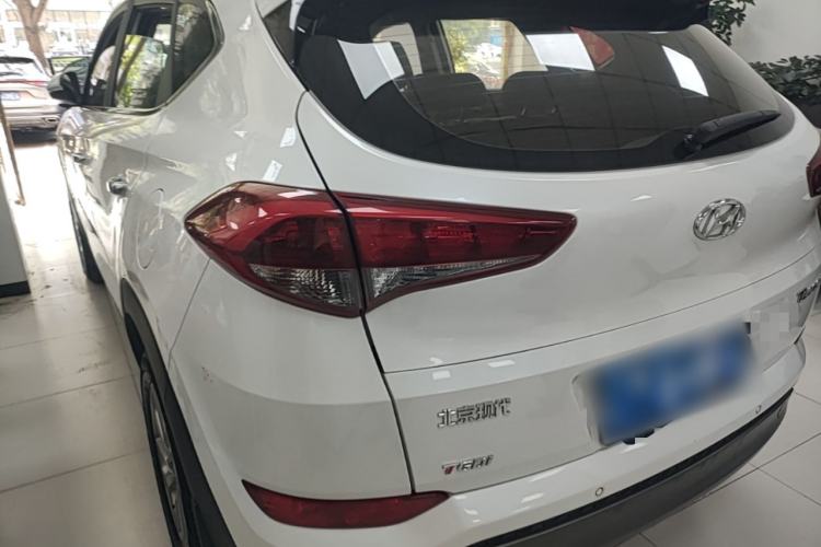 Used Hyundai Tucson 2015 1.6T Dual-Clutch Two-Wheel-Drive Smart Model Rear Left 45 Deg