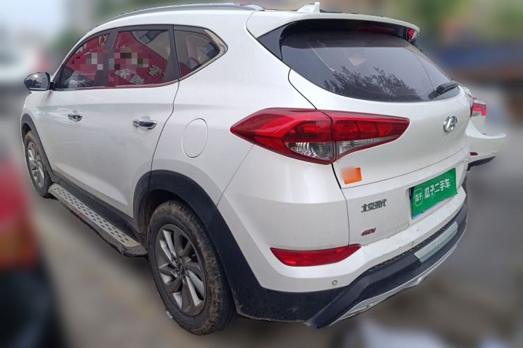 Used Hyundai Tucson 2015 2.0L Automatic Two-Wheel Drive Smart Version Rear Left 45 Deg