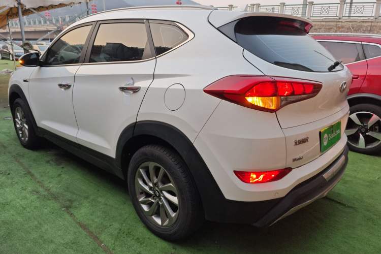 Used Hyundai Tucson 2015 1.6T Dual-Clutch Two-Wheel-Drive Smart Model Rear Left 45 Deg